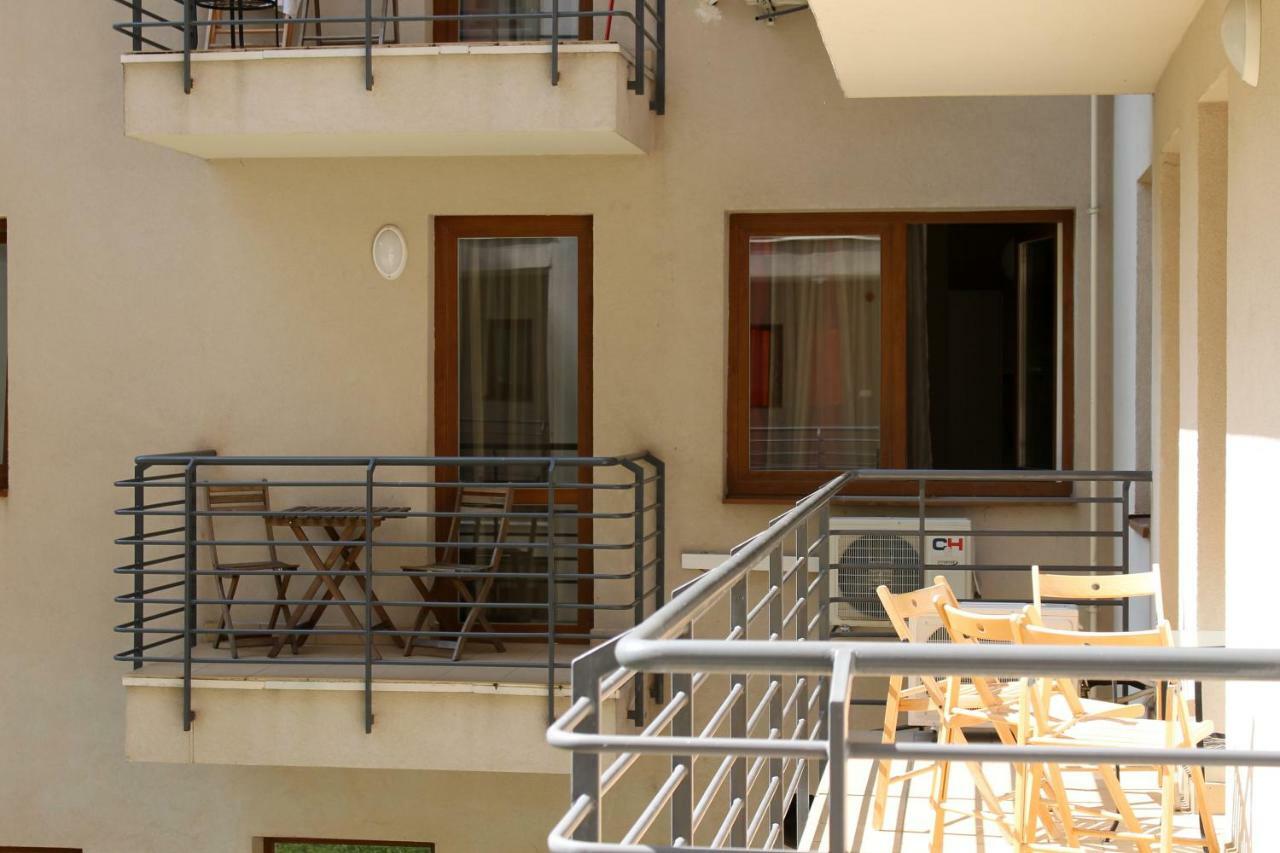 The Prince'S Neighbour Apartment Budapest With Free Garage Exterior foto